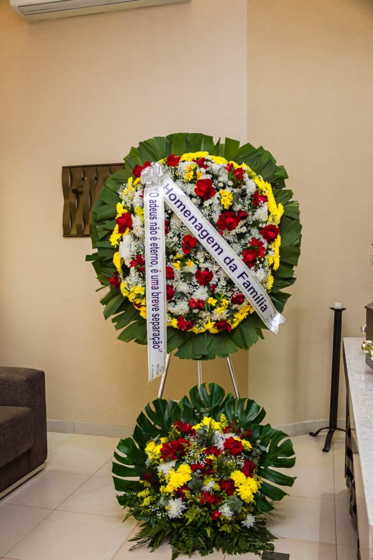 Composée e pé de urna